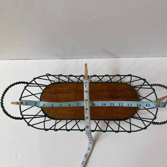 Green metal wire basket with wood base. - Picture 8 of 8